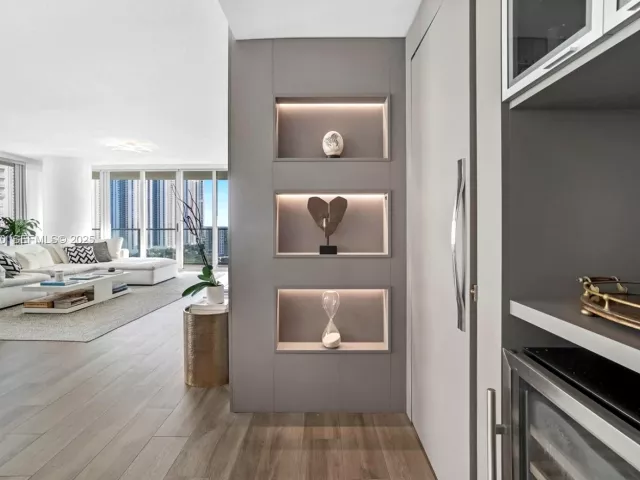 3-bedroom condo for sale in Sunny Isles Beach - 300 Sunny Isles Blvd 4-1802 - MondialRealty