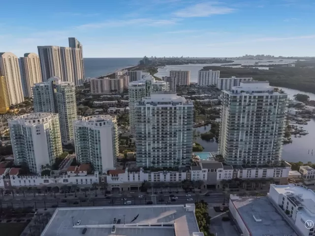 3-bedroom condo for sale in Sunny Isles Beach - 300 Sunny Isles Blvd 4-1802 - MondialRealty