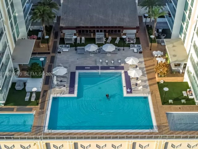 3-bedroom condo for sale in Sunny Isles Beach - 300 Sunny Isles Blvd 4-1802 - MondialRealty