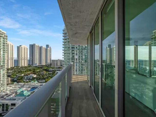 3-bedroom condo for sale in Sunny Isles Beach - 300 Sunny Isles Blvd 4-1802 - MondialRealty
