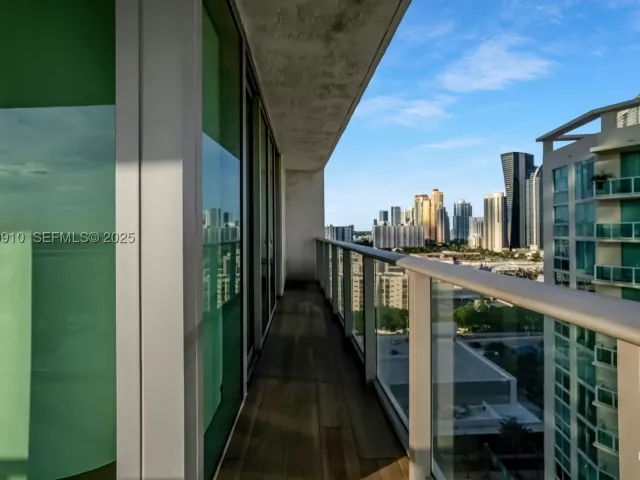 3-bedroom condo for sale in Sunny Isles Beach - 300 Sunny Isles Blvd 4-1802 - MondialRealty