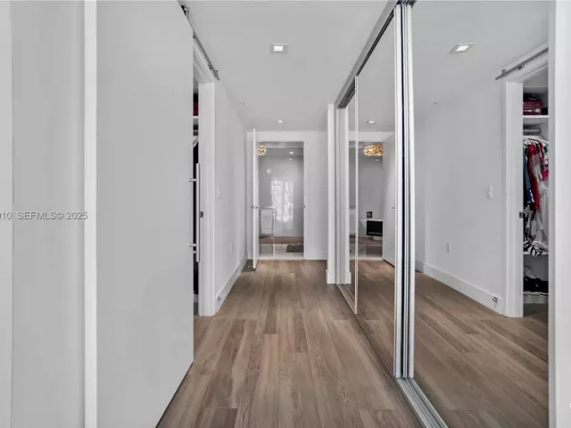 3-bedroom condo for sale in Sunny Isles Beach - 300 Sunny Isles Blvd 4-1802 - MondialRealty