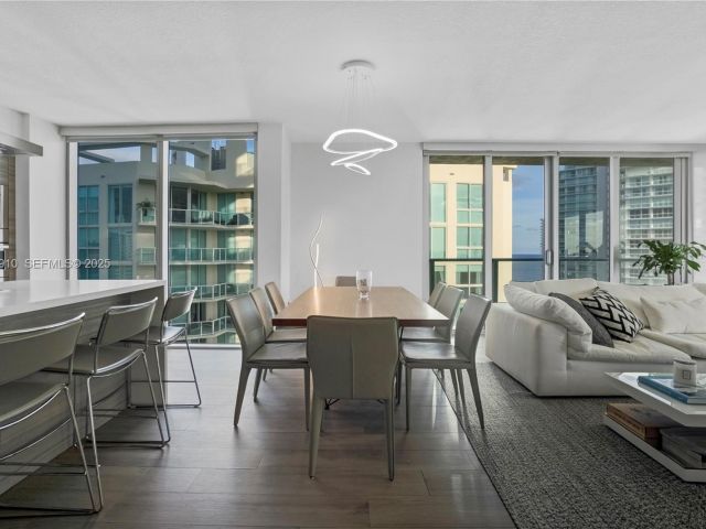 Apartment for sale  Unit #4-1802 - photo 6612690