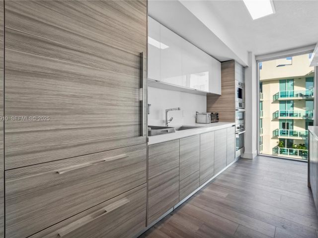 Apartment for sale  Unit #4-1802 - photo 6612691