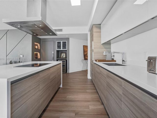 Apartment for sale  Unit #4-1802 - photo 6612693