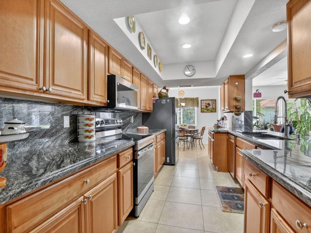 Home for rent at 328 NW 42nd Street - photo 6594089