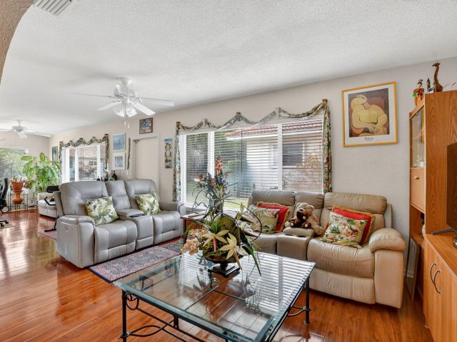 Home for rent at 328 NW 42nd Street - photo 6594098