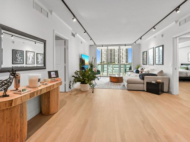 Apartment for sale  Unit #1150 - photo 6577037