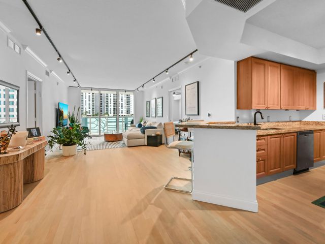 Apartment for sale  Unit #1150 - photo 6577038