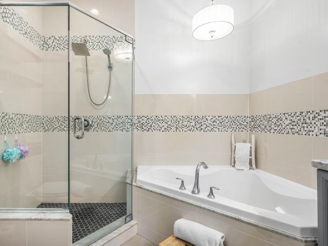 Home for rent at 605 Avenue H - photo 6616720