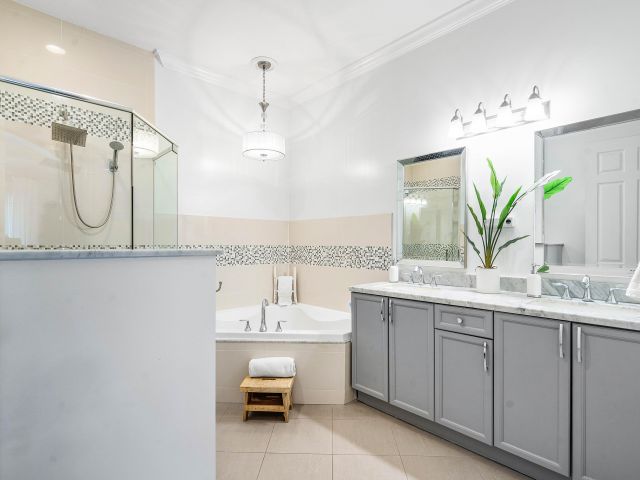 Home for rent at 605 Avenue H - photo 6616721