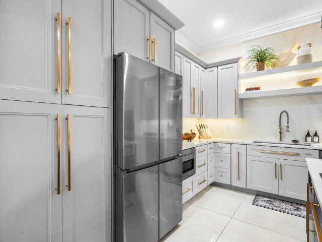 Home for rent at 605 Avenue H - photo 6616728