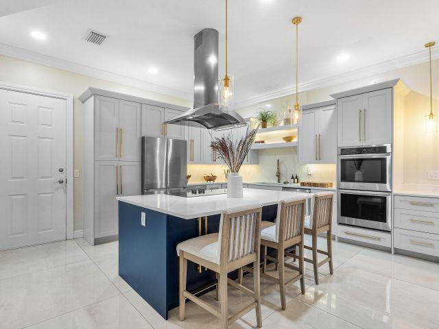 Home for rent at 605 Avenue H - photo 6616729