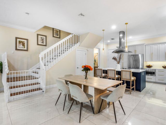 Home for rent at 605 Avenue H - photo 6616731