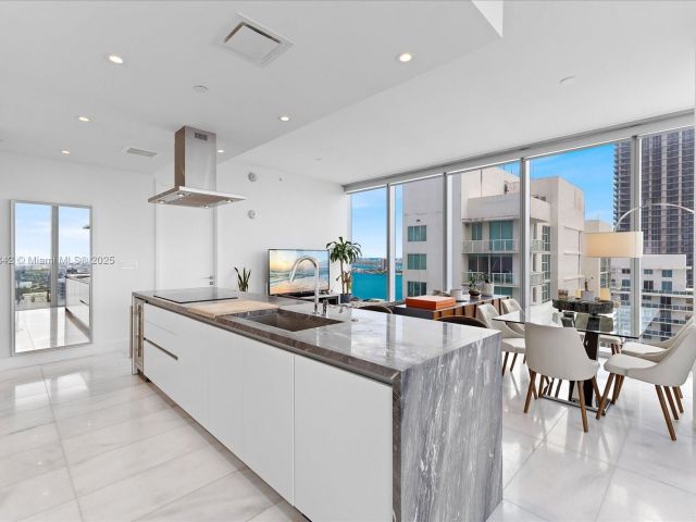 Apartment for rent  Unit #2605 - photo 6555220