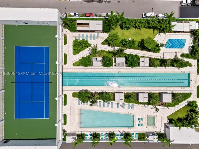 2-bedroom condo for rent in Miami - 700 NE 26th Ter 2605 - MondialRealty