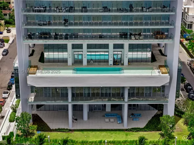 2-bedroom condo for rent in Miami - 700 NE 26th Ter 2605 - MondialRealty