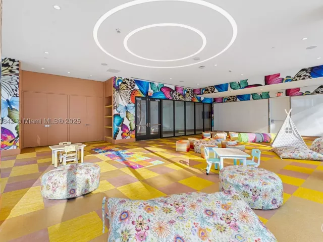 2-bedroom condo for rent in Miami - 700 NE 26th Ter 2605 - MondialRealty