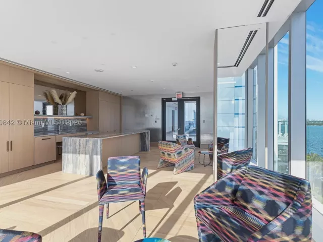 2-bedroom condo for rent in Miami - 700 NE 26th Ter 2605 - MondialRealty