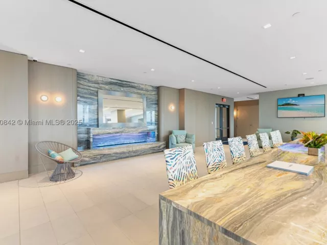 2-bedroom condo for rent in Miami - 700 NE 26th Ter 2605 - MondialRealty