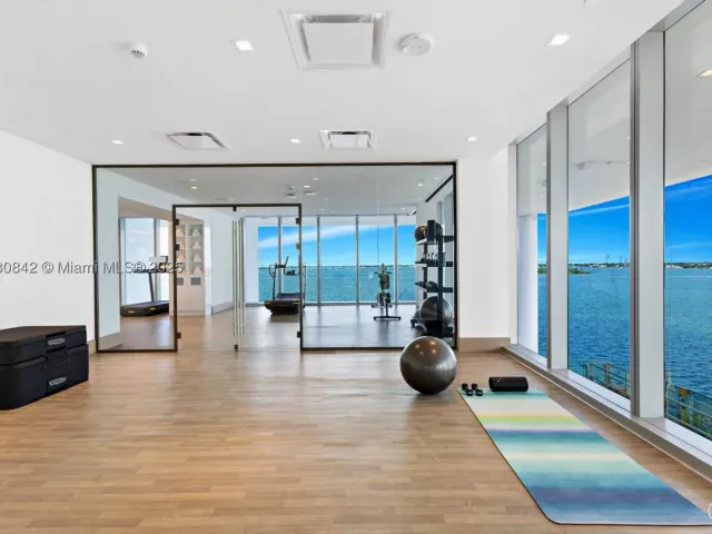 2-bedroom condo for rent in Miami - 700 NE 26th Ter 2605 - MondialRealty