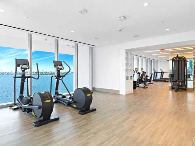 2-bedroom condo for rent in Miami - 700 NE 26th Ter 2605 - MondialRealty