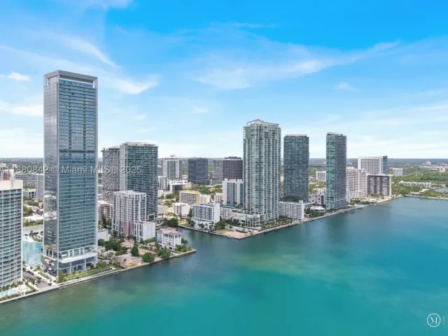 2-bedroom condo for rent in Miami - 700 NE 26th Ter 2605 - MondialRealty