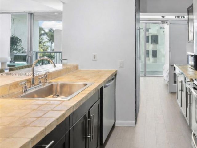 Apartment for sale  Unit #510 - photo 6558305