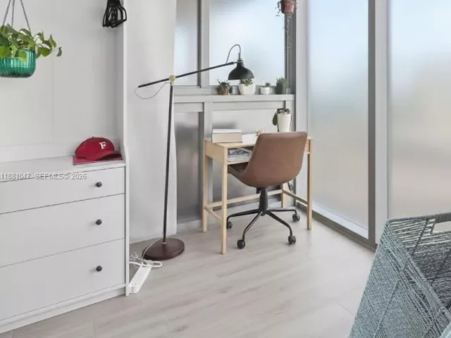 2-bedroom condo for sale in Miami Beach - 2655 Collins Ave 510 - MondialRealty