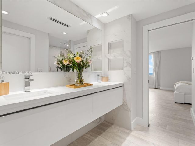 Apartment for sale  Unit #1523-24 - photo 6573303