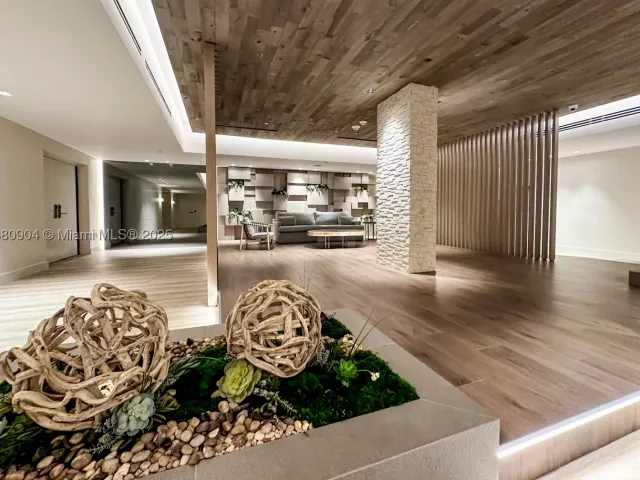 3-bedroom condo for sale in Miami Beach - 2301 Collins Ave 1523-24 - MondialRealty
