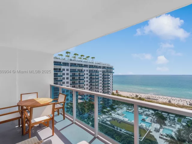 3-bedroom condo for sale in Miami Beach - 2301 Collins Ave 1523-24 - MondialRealty
