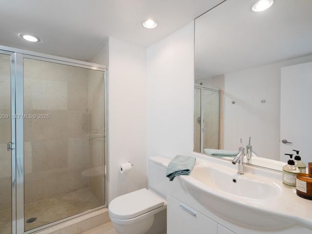 Apartment for sale  Unit #4110 - photo 6556660