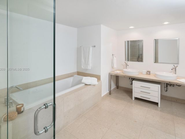 Apartment for sale  Unit #4110 - photo 6556662