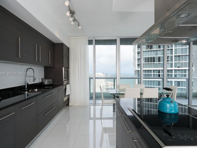 Apartment for sale  Unit #4110 - photo 6556667