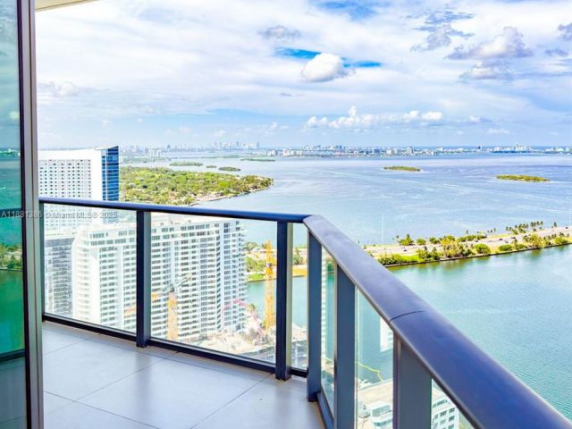 Apartment for sale  Unit #3906 - photo 6557302