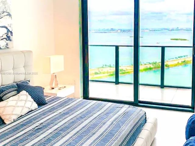 3-bedroom condo for sale in Miami - 501 NE 31st St 3906 - MondialRealty