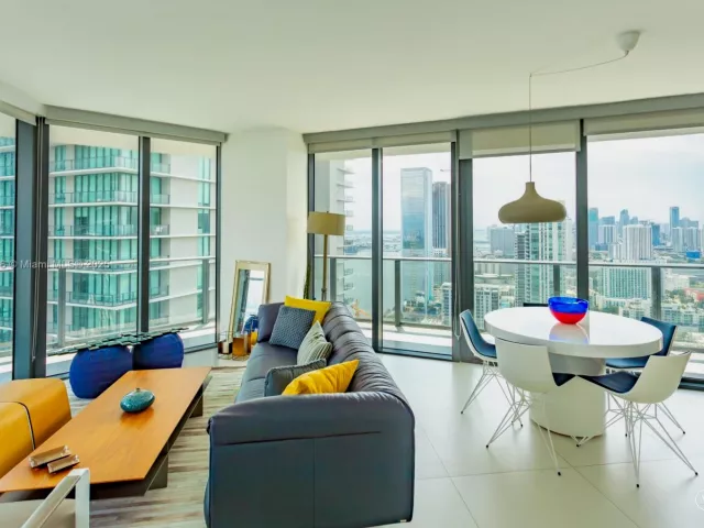3-bedroom condo for sale in Miami - 501 NE 31st St 3906 - MondialRealty
