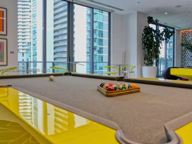 3-bedroom condo for sale in Miami - 501 NE 31st St 3906 - MondialRealty