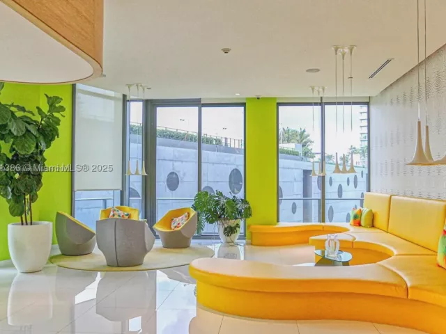 3-bedroom condo for sale in Miami - 501 NE 31st St 3906 - MondialRealty