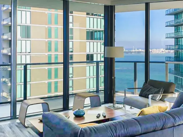 3-bedroom condo for sale in Miami - 501 NE 31st St 3906 - MondialRealty