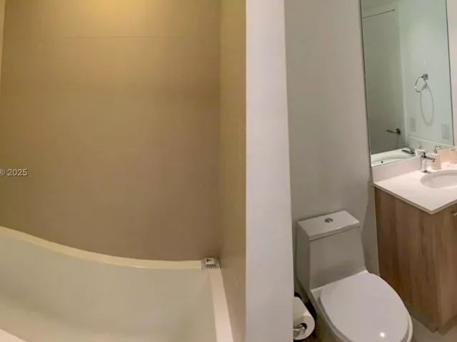 3-bedroom condo for sale in Miami - 501 NE 31st St 3906 - MondialRealty