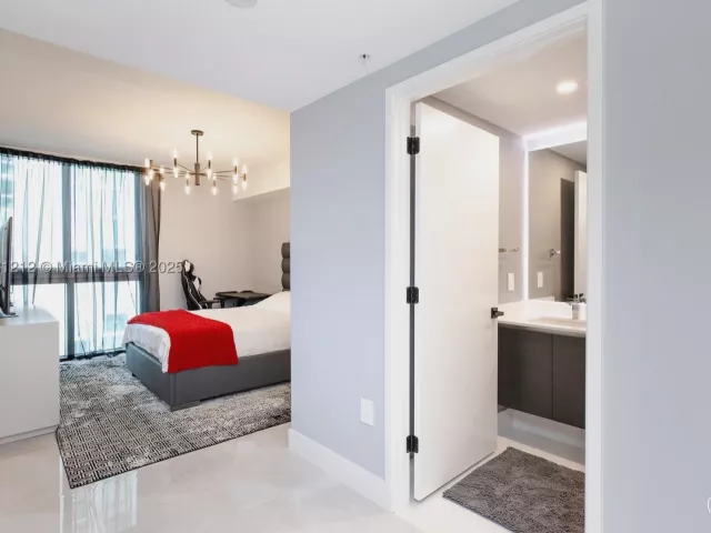 3-bedroom condo for sale in Sunny Isles Beach - 300 Sunny Isles Blvd 4-1508 - MondialRealty