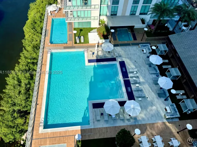 3-bedroom condo for sale in Sunny Isles Beach - 300 Sunny Isles Blvd 4-1508 - MondialRealty