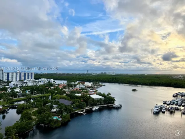 3-bedroom condo for sale in Sunny Isles Beach - 300 Sunny Isles Blvd 4-1508 - MondialRealty