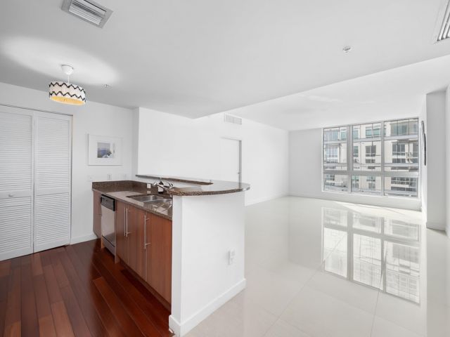 Apartment for sale  Unit #T-3604 - photo 6613238