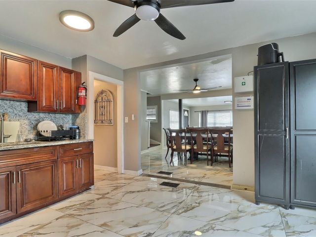 5-bedroom home for sale in Delray Beach - 619 SW 10th St - MondialRealty