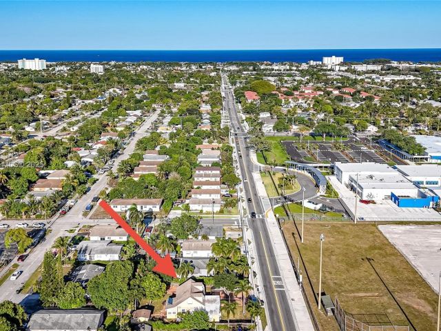 5-bedroom home for sale in Delray Beach - 619 SW 10th St - MondialRealty