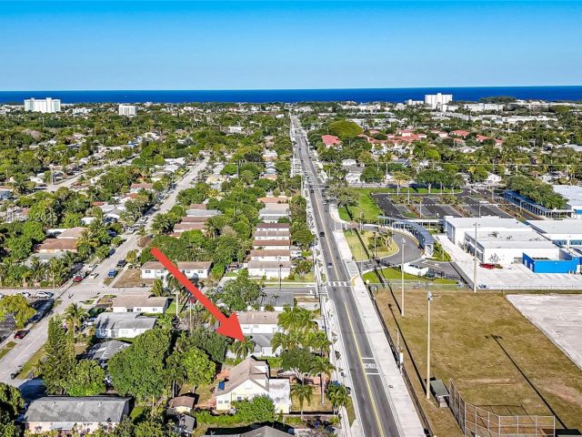 5-bedroom home for sale in Delray Beach - 619 SW 10th St - MondialRealty