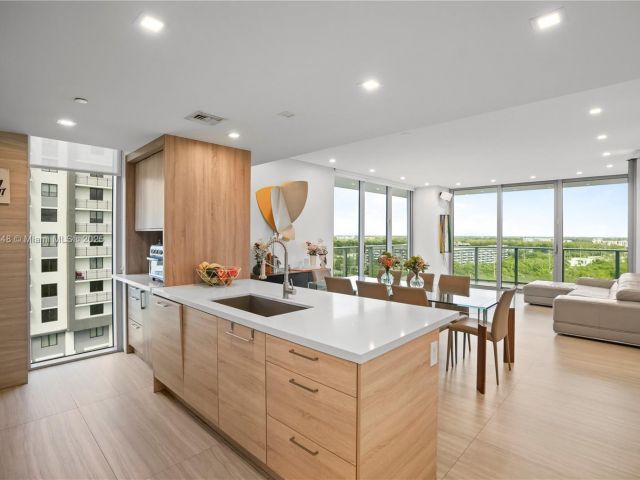 Apartment for sale  Unit #1601 - photo 6582900